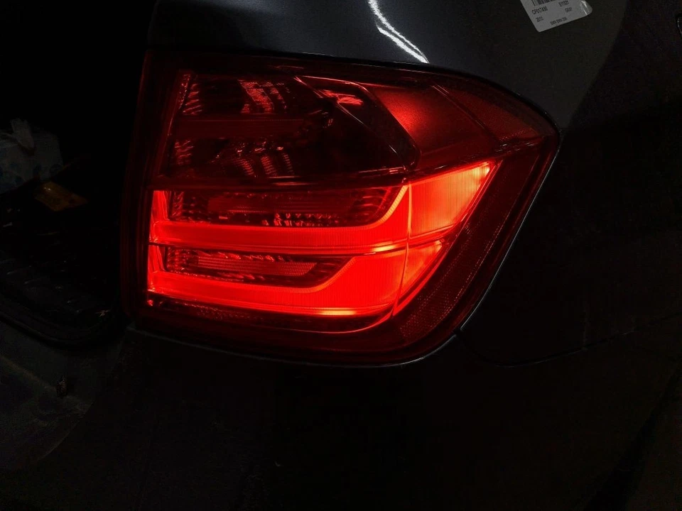 Lámpara trasera lateral pasajero Rh 2015 328i Sku#4296211 Foto 2 de 4