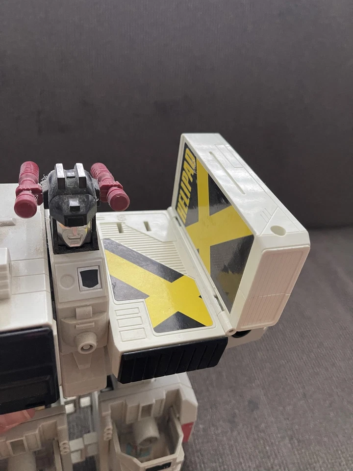 Lote de juguetes robot Hasbro Takara Transformers G1 Metroplex Autobot Japón 1985 vintage Foto 2 de 4