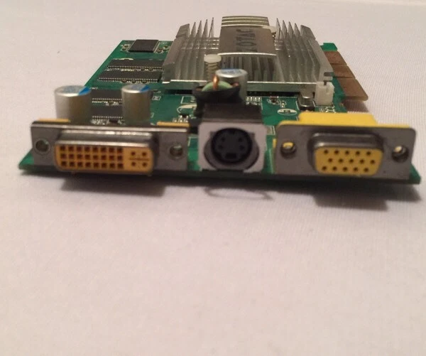 Zotac 5200 256 MB 128BIT DDR Graphics Card 288-20N15-300ZT Computer - Image 3 of 4