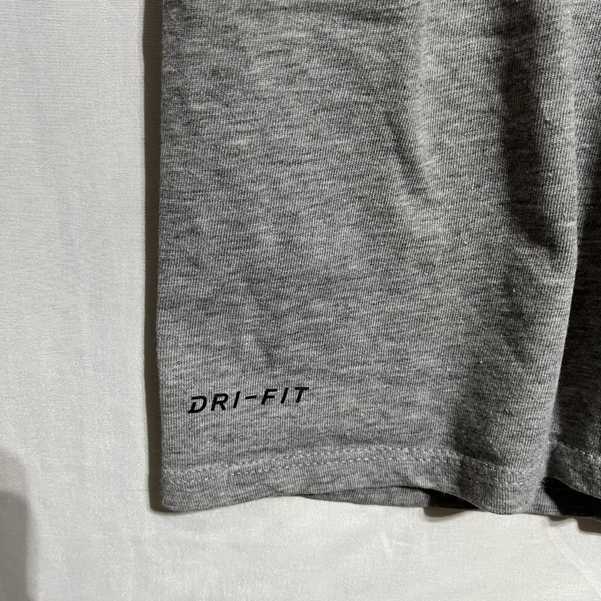 00s ヴィンテージNike fitdry Tシャツ XLサイズ グレー Nike Dri-Fit T-Shirt Men's XL Gray Cotton Athletic Cut Short