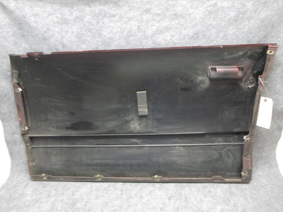 Saturn S Series Wagon SW 1993-1995 RH panel de puerta exterior delantero revestimiento rojo 21636 Foto 4 de 4