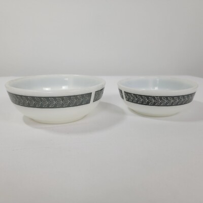 Pyrex Brand & Corning Decor Tableware by White Gray laurel leaf bowl USA soup