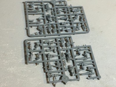 A27784 WARHAMMER 40K SPACE MARINES WOLVES BITS ON SPRUE LOT GREY HUNTERS GW
