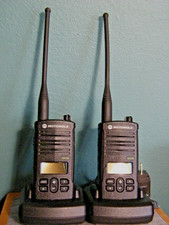 Motorola RDU4160d 2-Way Radio's w/bases 16 Channel 4-Watt UHF PAIR! TESTED EXC+