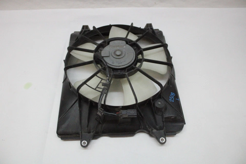 Honda CR-V 2015 radiador lado izquierdo ventilador montaje OEM 15 16 Foto 4 de 4