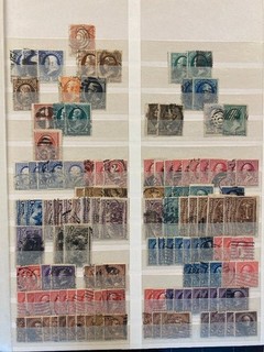 USA Sammlung gestempelt – in Einsteckalbum – Vereinigte Staaten von Amerika [500
