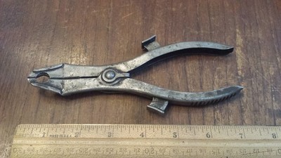 Vintage K-D Mfg. Co. Valve Keeper Inserter Pliers Mechanic Tool  No. 605 USA