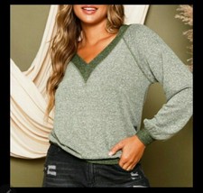 Contrast V Neck Raglan Sleeve Top