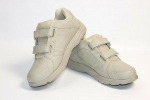 cross trekkers tennis shoes