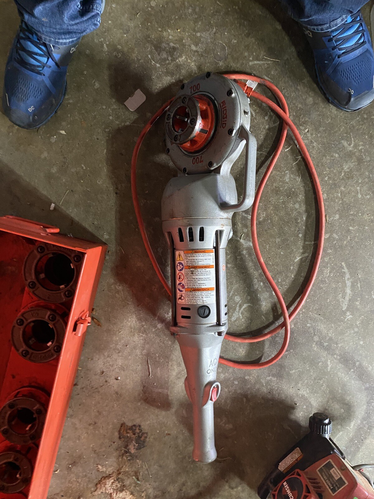 RIDGID 700 T2 Commercial Pipe threading machine, ALL NEW TEETH IN DIES