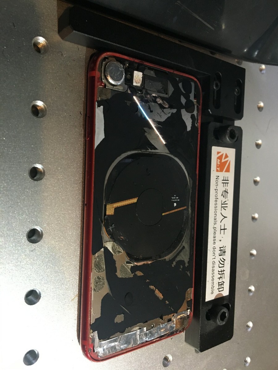 Remplacement vitre arrière pour Iphone XS MAX à Lyon et Rhône-Alpes - La Clinique du Smartphone