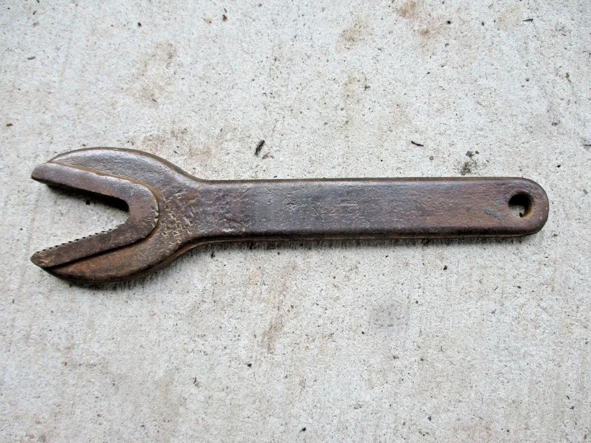 ALLIGATOR WRENCH 2 NAME IS VERY FAINT ALLIGATOR WRENCH MADE IN