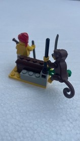 LEGO 6235 Buried Treasure Set Pirates LEGOLAND Chest Monkey Beach