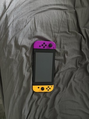Nintendo Switch + Monster Hunter Rise