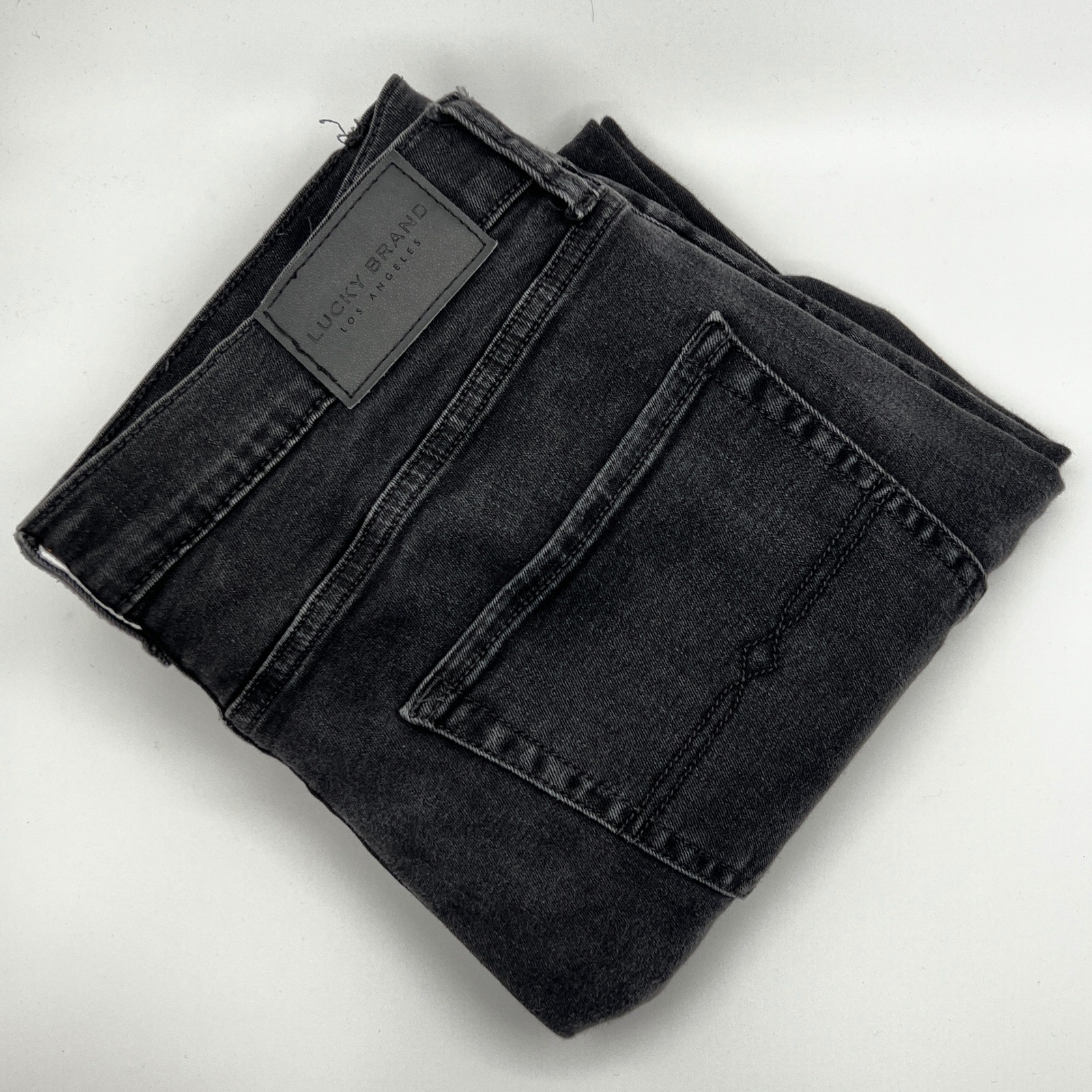 Lucky Brand 410 Jeans Mens 34x30  Athletic Straight Black Good Faded Denim