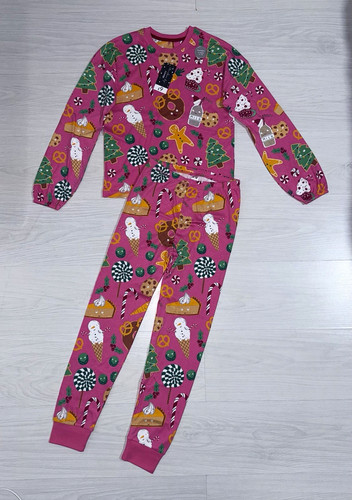 Girls 9-10 Years Christmas Pyjama Set. New With Tags