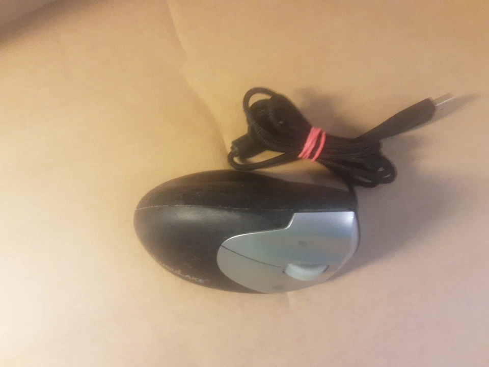 LUGULAKE Vertical Ergonomic ,Optical , Wired, Right Hand St PLS READ - Image 3 of 4