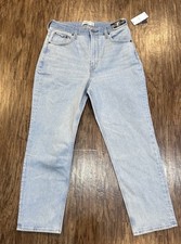 NWT Abercrombie  Fitch The Ankle Straight Ultra High Rise Jeans Women  s 32/14