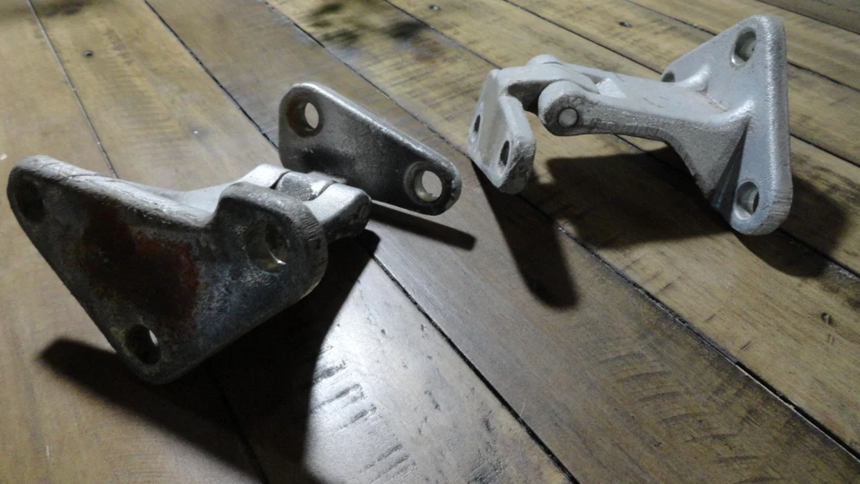 1999-2001 ISUZU VEHICROSS REAR GATE HINGES  - Imagen 2 de 2