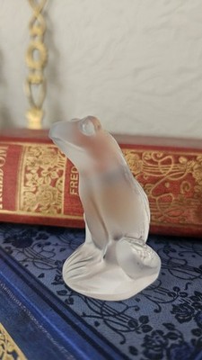 Lalique Klarglas Frosch neuwertig mattiertes satiniertes Glas kleiner Frosch