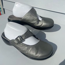 Vionic Womens Shoes Fallon Sz 8.5 Clogs Silver Pewter Gray Studded Slip On Wedge