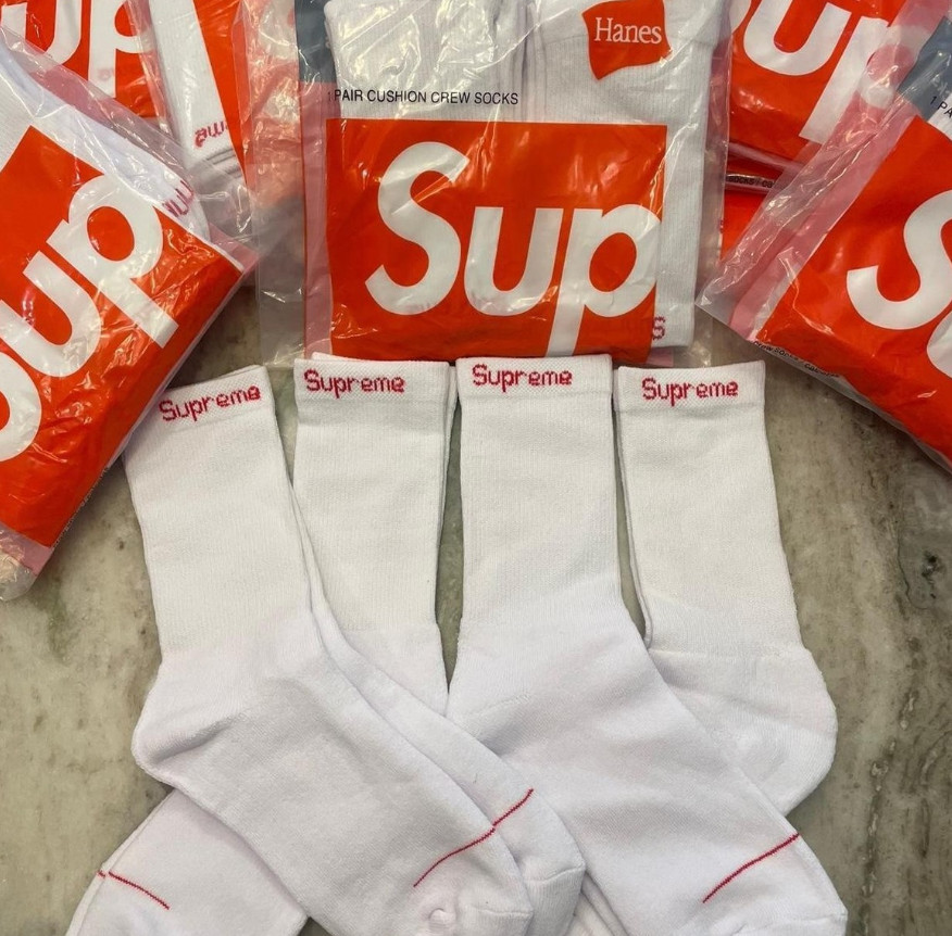 Supreme / Hanes White Crew Socks Authentic 4-Pack Size 6-12 Fast Shipping 🚚