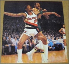 1978 Maurice Lucas Marvin Webster Photo Clipping 5