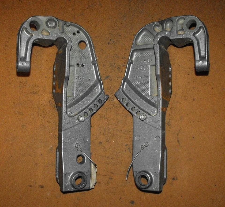 Juego de soportes de abrazadera de 4 tiempos Yamaha 25-50 HP PN 67C-43111-10-8D para 2001-2015+ Foto 2 de 2