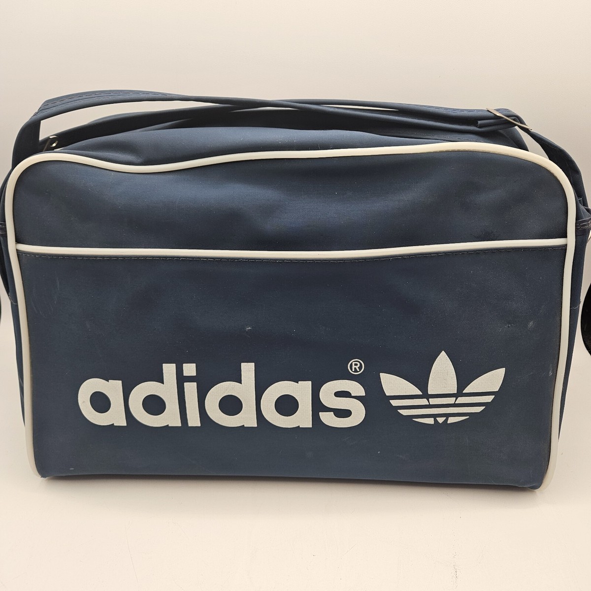 【80s】adidas vintage knapsack デサント製 navy s-l400.jpg