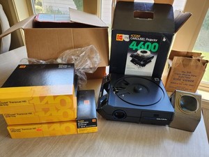Kodak 4600 Slide Projector with Ektanar C lens (works!) PLUS 3 Slide Trays &more