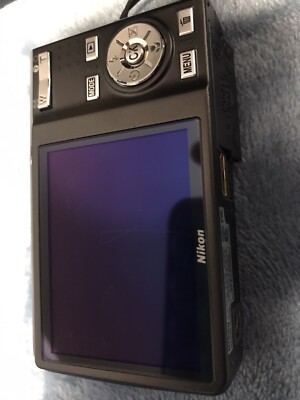 Nikon Coolpix S550-BLACK-10.0 MP-Digital Camera-SD Card & Charger