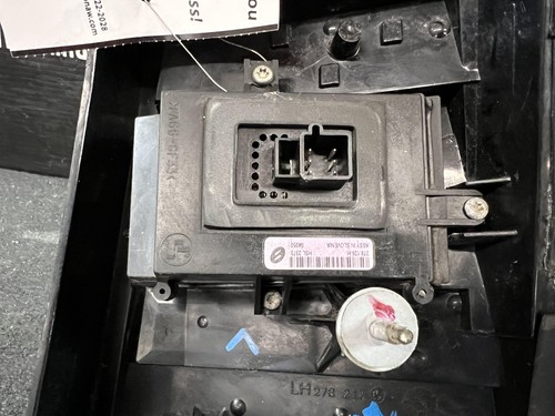 2004 CADILLAC DEVILLE DRIVER LEFT SIDE BRAKE STOP TAIL LIGHT LAMP ASSEMBLY - Picture 5 of 6