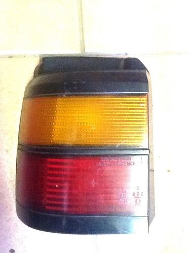 VW Passat 35i Rücklicht links außen, Signalvision, Lampenträger + LM 333945111