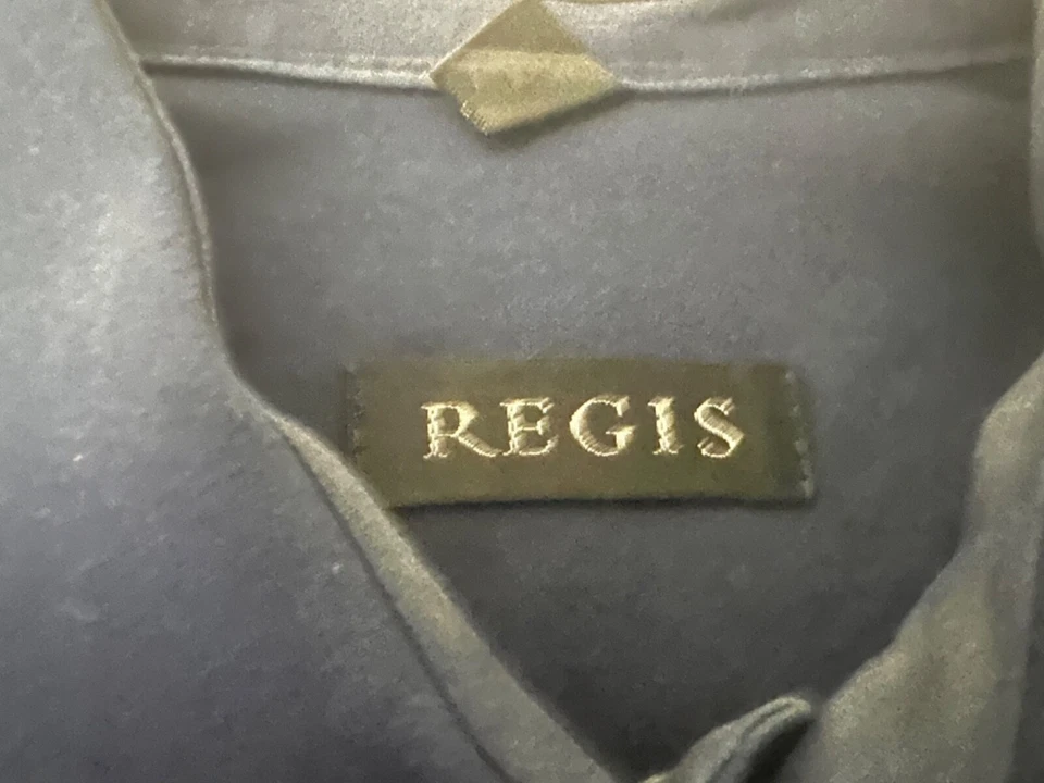 LOT OF 3 MEN'S DESIGNER SHORT & LONGSLEEVE SHIRTS, NAVY, BLACK, PURPLE, LARGE - Image 3 of 4