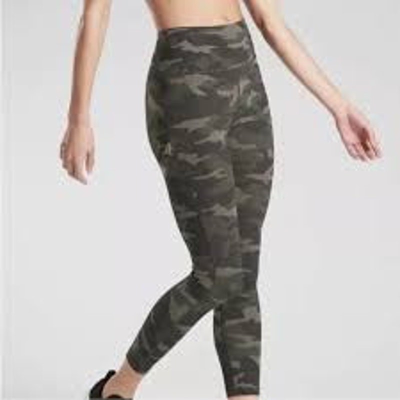 Athleta Ultimate Camo 7/8 Leggings Womens Size S Olive Green EUC