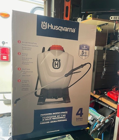 Husqvarna 4-Gallon Manual Backpack Sprayer