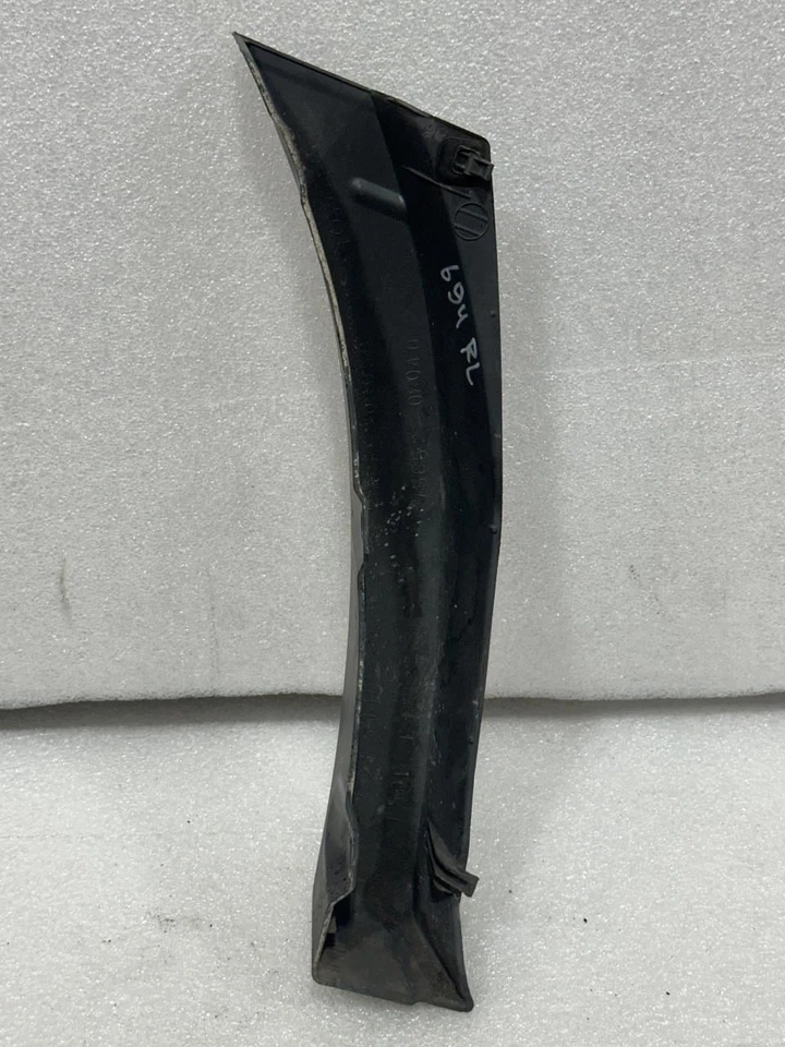 1998 1999 2000 2001 2002 2003 TOYOTA SIENNA LEFT REAR QUARTER MOLDING TRIM - Image 2 of 4