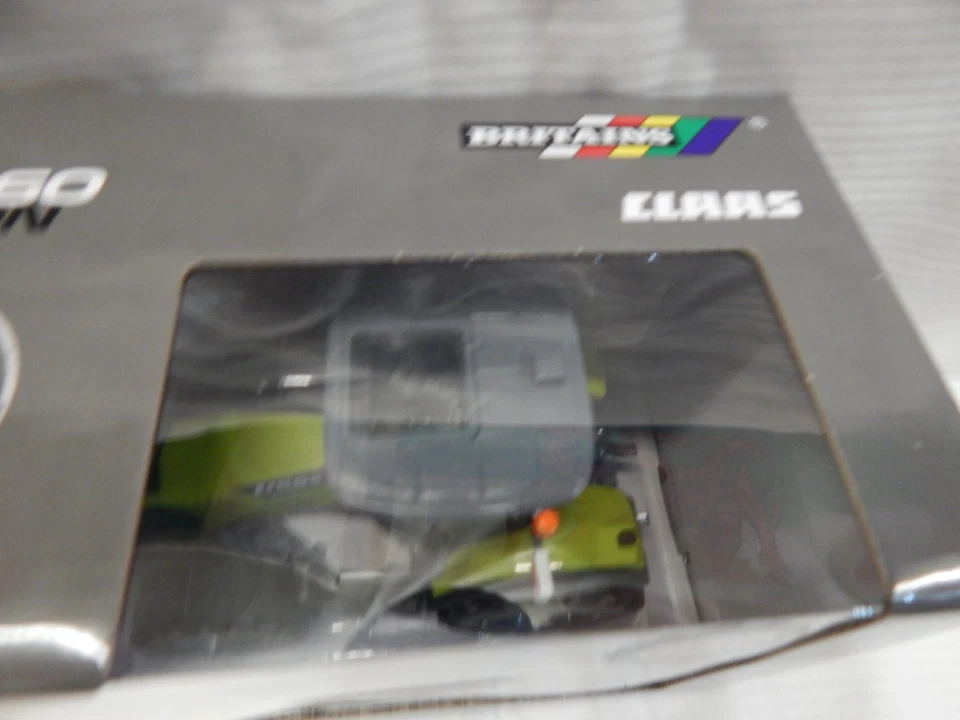 BRITAINS CLAAS ARION 660 NIGHT EDITION TRACTOR 43422 BNIB 1:32 - Image 3 of 4