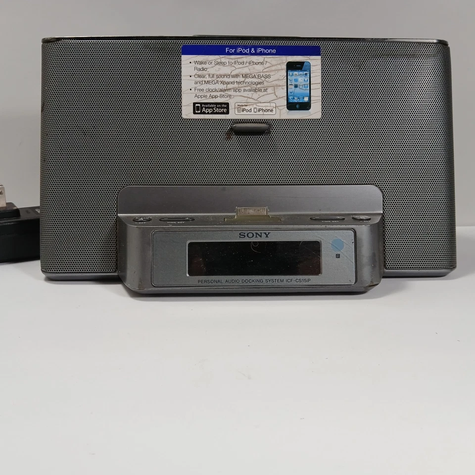 Gray Sony Personal Audio Docking System + Radio/Alarm tested and working - Image 3 of 4