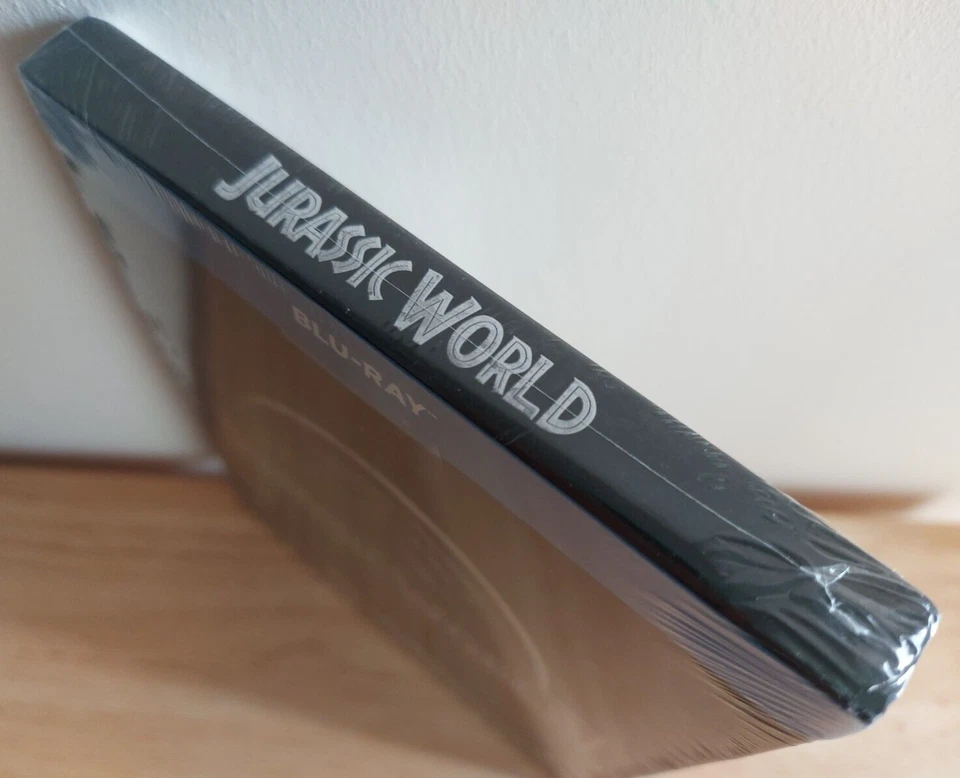 Jurassic World Limited Edition Bluray Steelbook ITALIAN/English Audio *REGION B* - Image 4 of 4