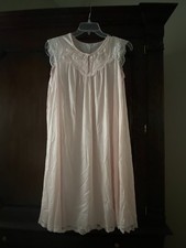 Shadowline nightgown Robe Set NWOT