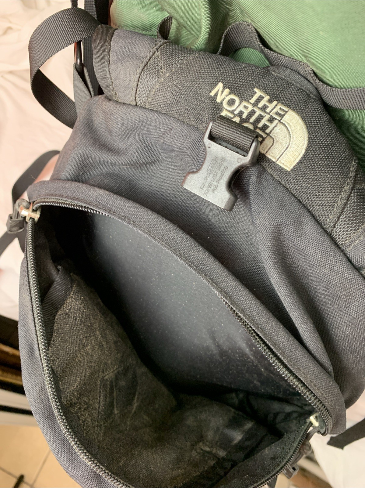 The North Face Stamina GREEN Backpack Men's 70L Internal Frame Hiking Pack