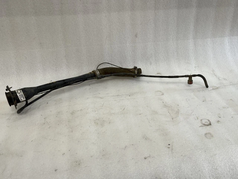 Chevrolet Colorado 2006 2007 2008 tubo de cuello de llenado de combustible de gasolina 15266205 Foto 2 de 3