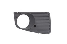 Tablier avant Droite (avec trous pour pour halogènes, plastique, noir) convient