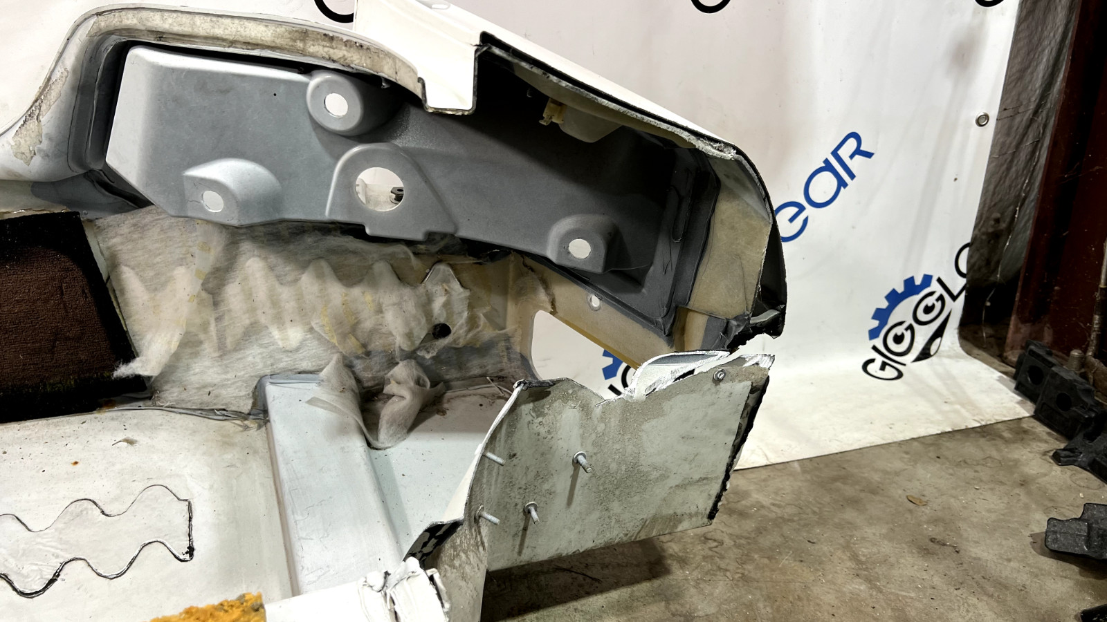BODY REAR END - REAR PANEL  Aston Martin Vantage V8 2011 OEM