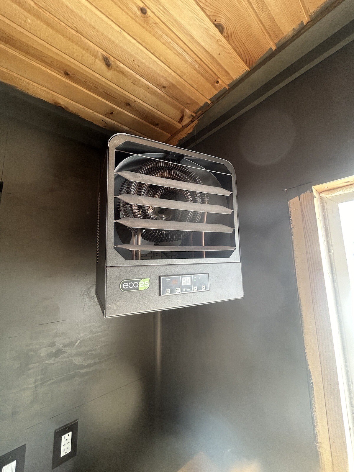 KING Garage Heater 240Volt 7500Watt, Electric Portable 25591 Btu/h In