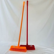 Outdoor Sweeping Brush With Metal Handle 1.25m Stiff Yard Broom For Floor