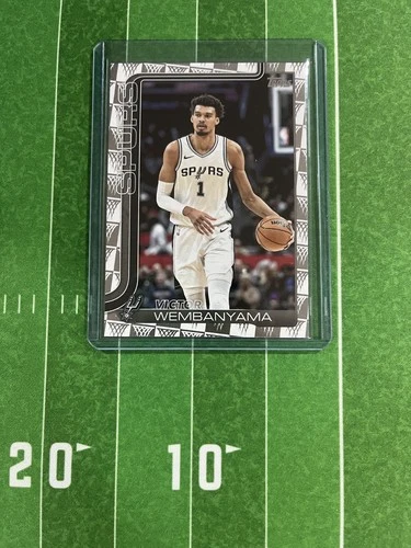 2025-26  Topps Flagship NBA Victor Wembanyama #195 Tip Off Parallel