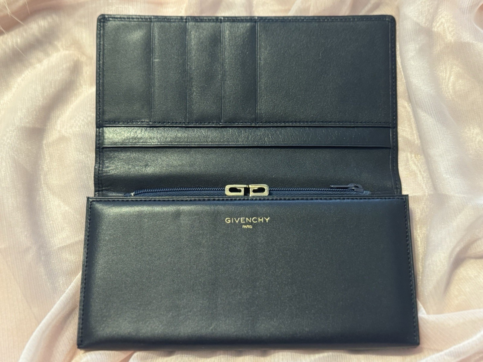 Authentic Givenchy Black Jeweled 4G Logo Kiss Lock Long Wallet - Preowned thumbnail 5