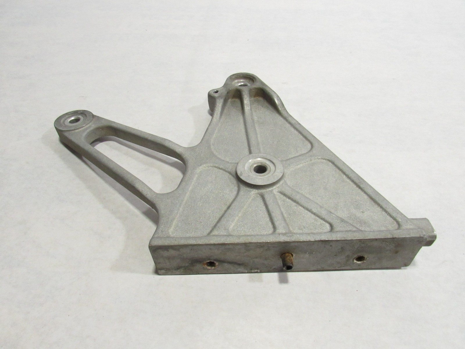 15-19 Ferrari 488 Spider 2017 Right Transmission Oil Exchanger Mount Bracket ;@2